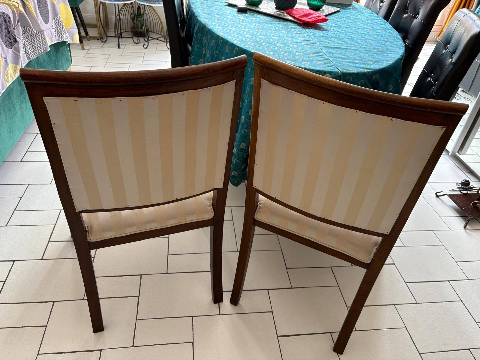 Pair of carved armchairs in Empire style – mahogany wood
