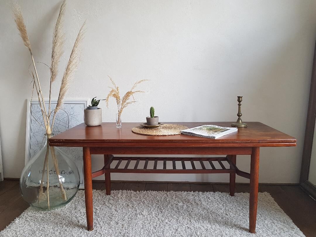 Scandinavian coffee table circa 1960 - by F. Ohlsson in teak (model Sesam, brand Tingstrom)