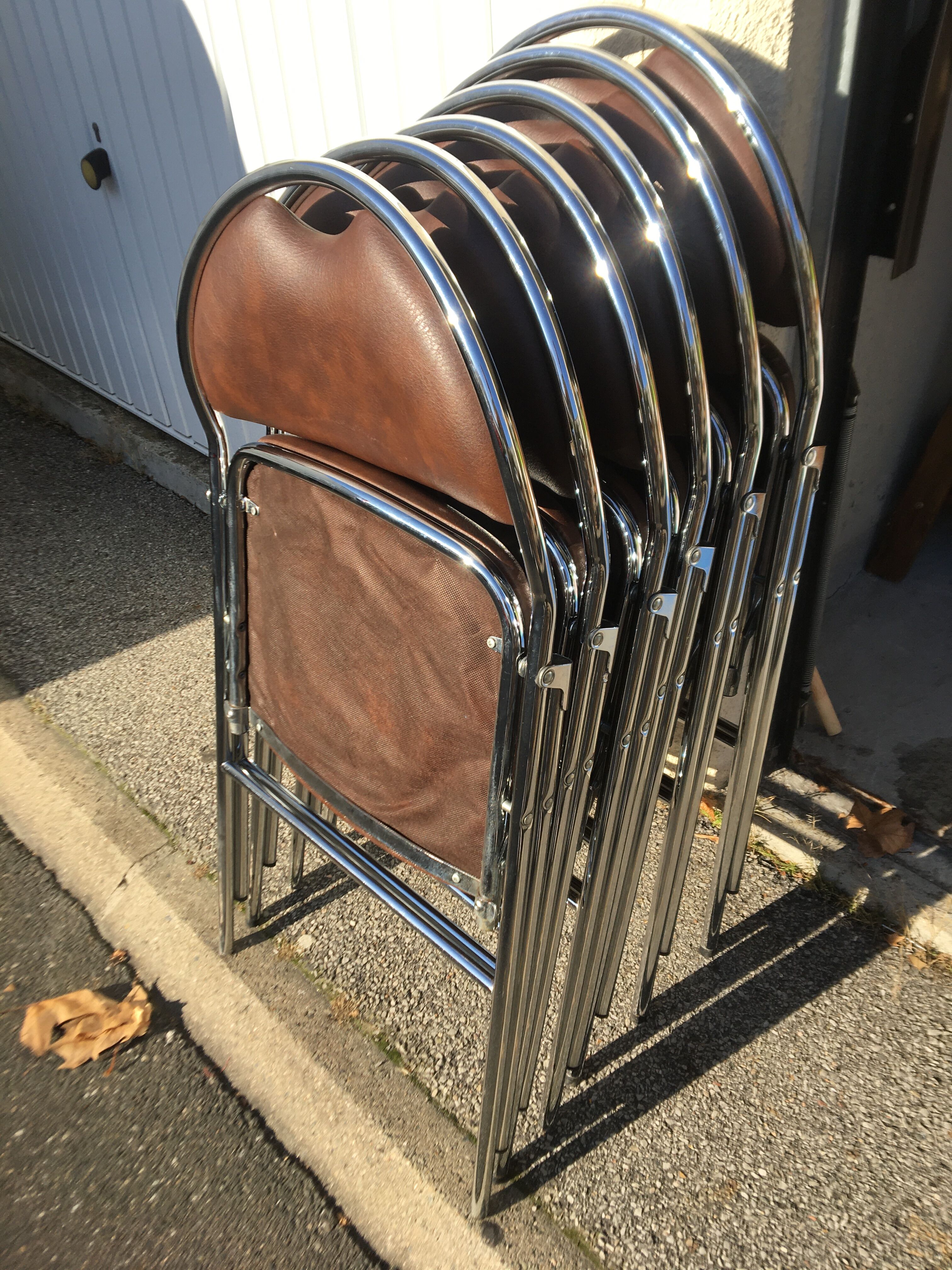Set de 6 chaises pliantes acier et similicuir 70’s