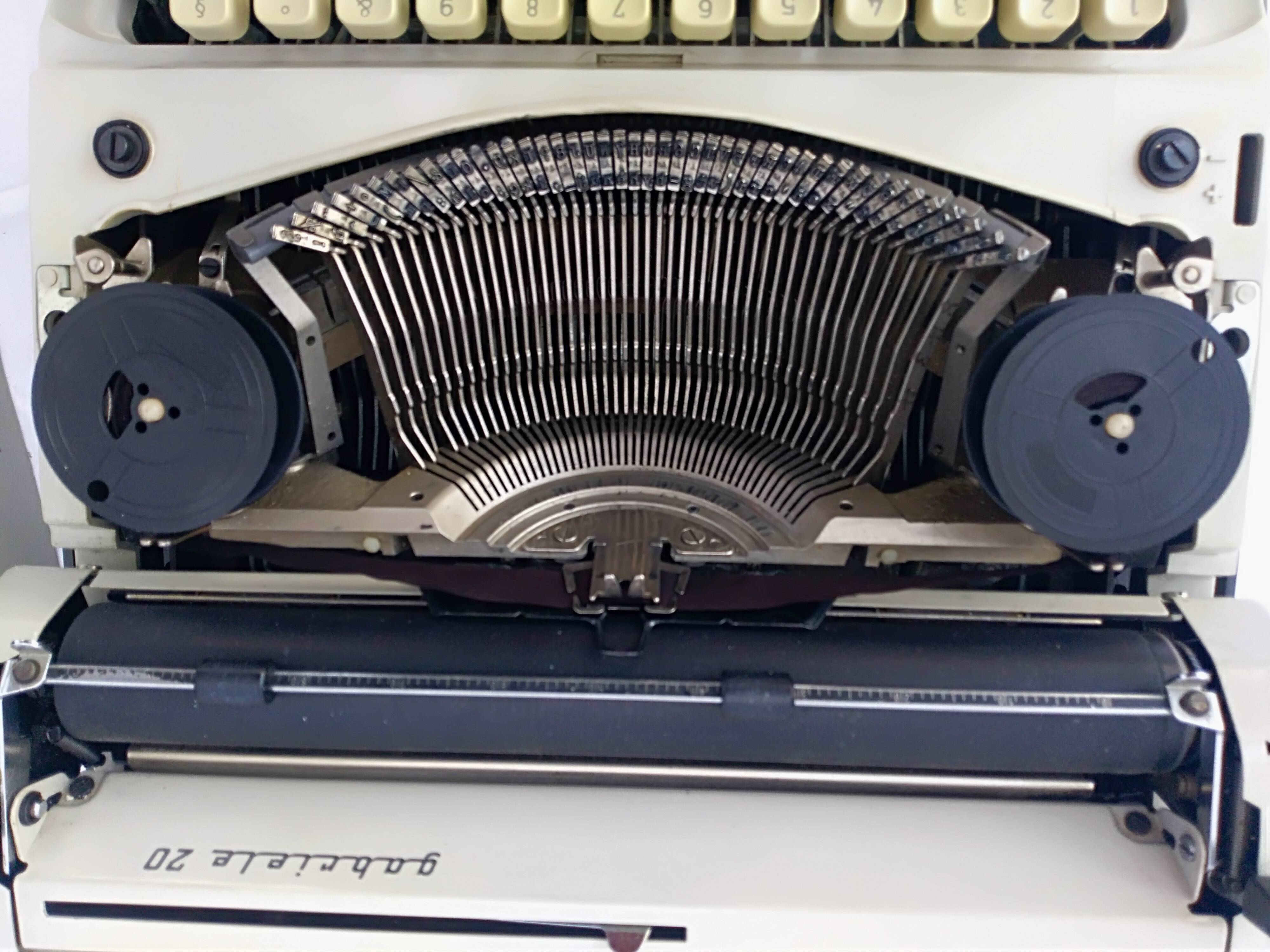 Adler Gabriele 20 portable typewriter 50s/60s