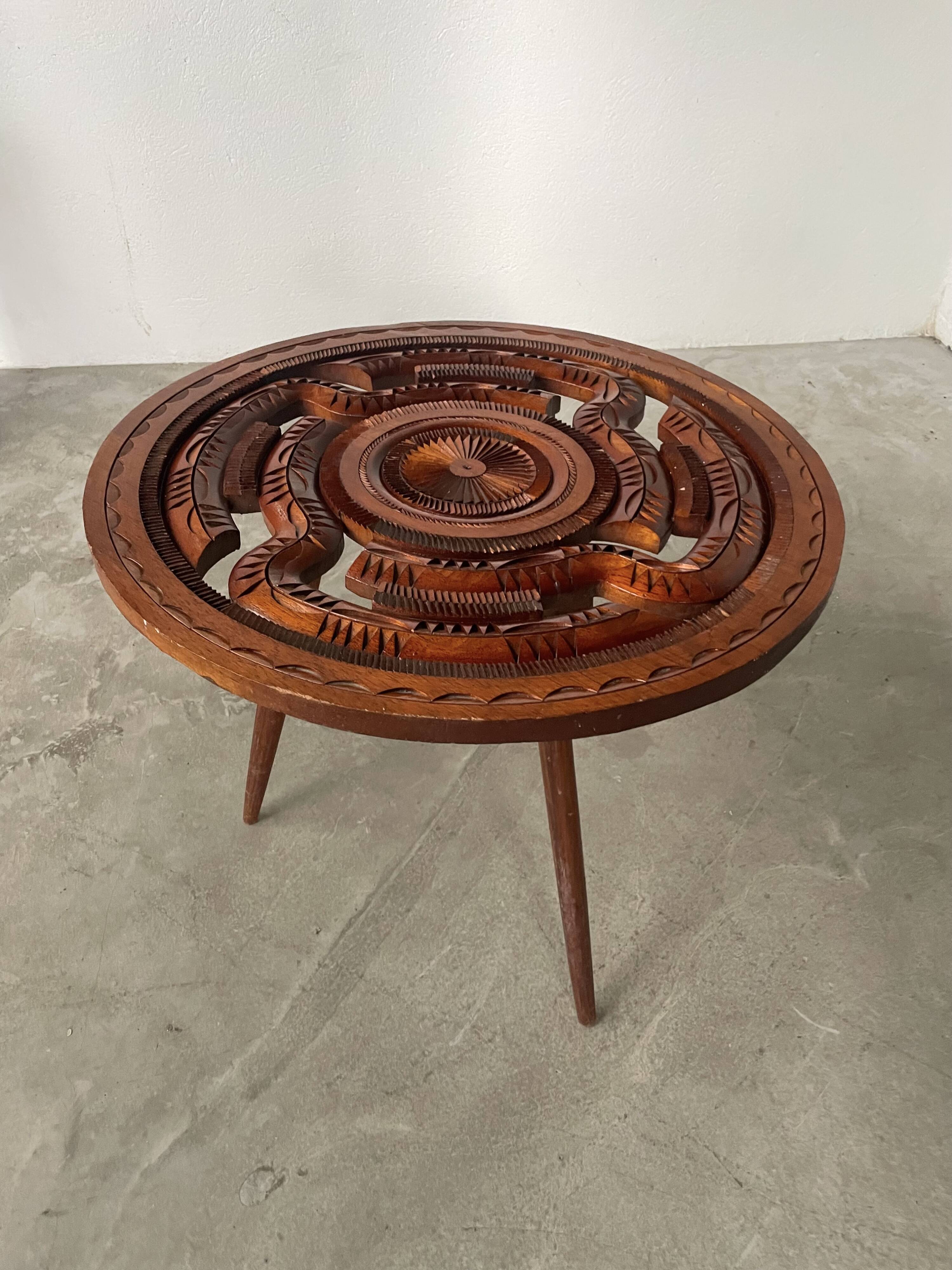 60s tripod coffee table in chiseled wood