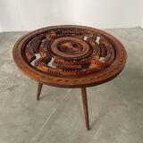 Table basse années 60 tripode bois ciselé