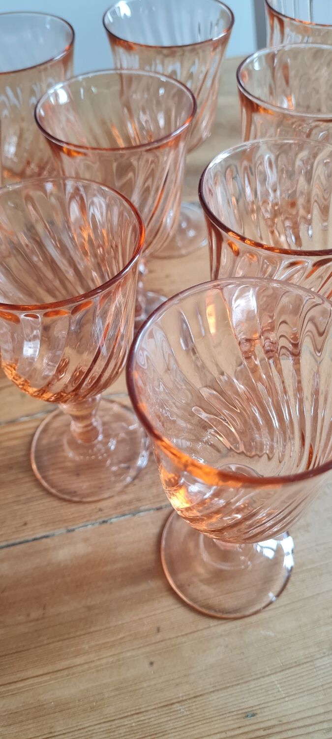 Service of ten arcopal rosaline glasses