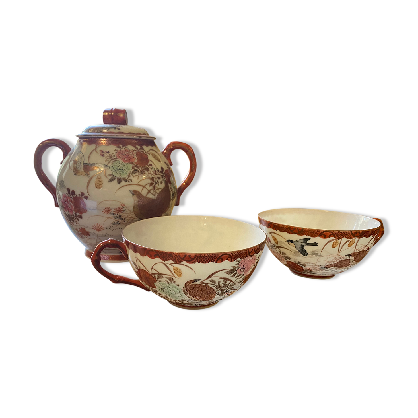 Lot of tea cups and Chinese porcelain pot