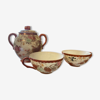 Lot de tasses a thé et pot en porcelaine chinoise