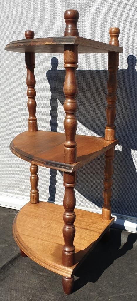 Corner display 3 corner shelves in Walnut
