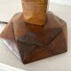 Lampe art déco en bois sculpté et jute