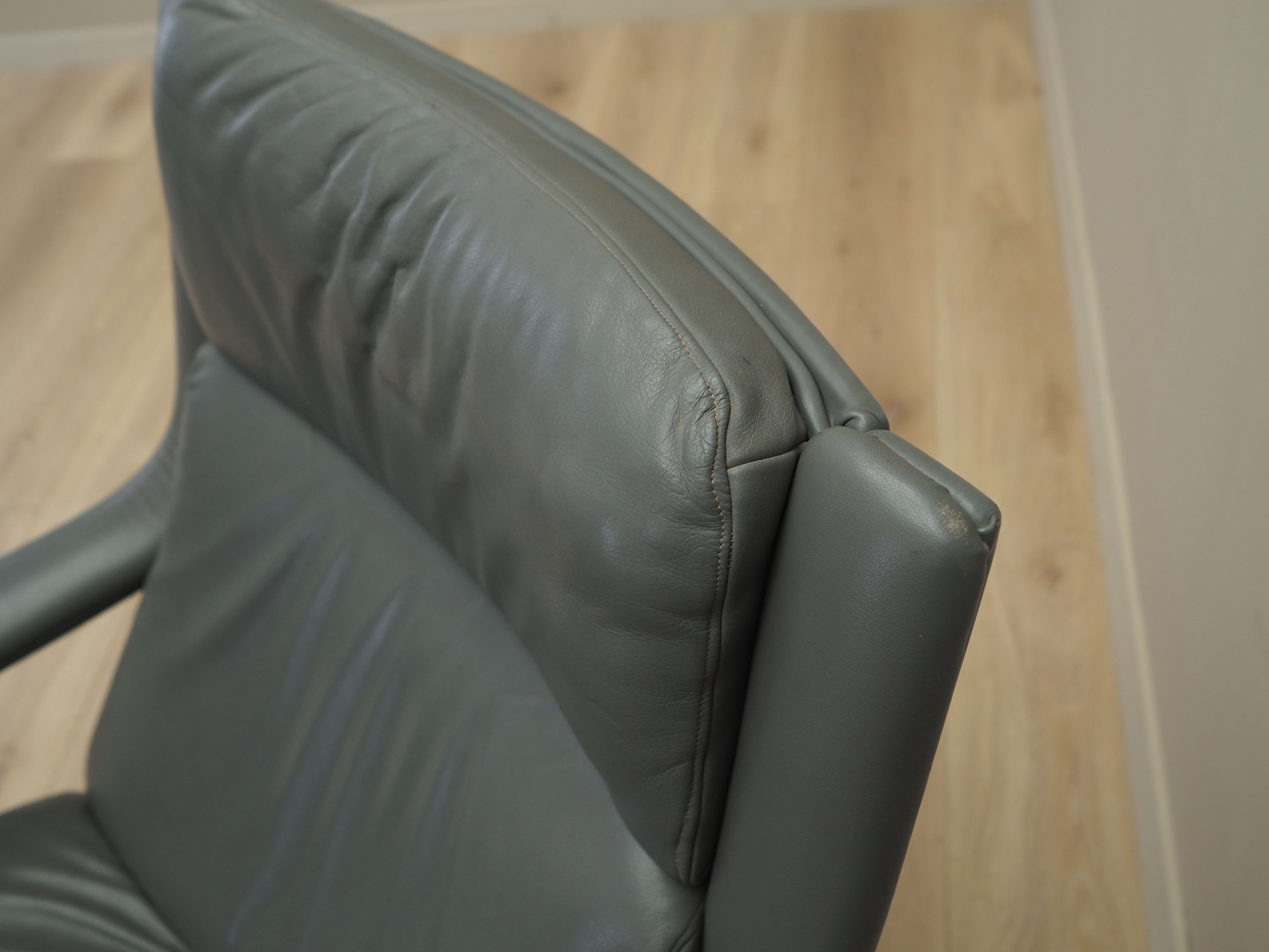 Grey leather swivel armchair, Danish design, 1960s, designer: Geoffrey Harcourt, manufacturer: Artif