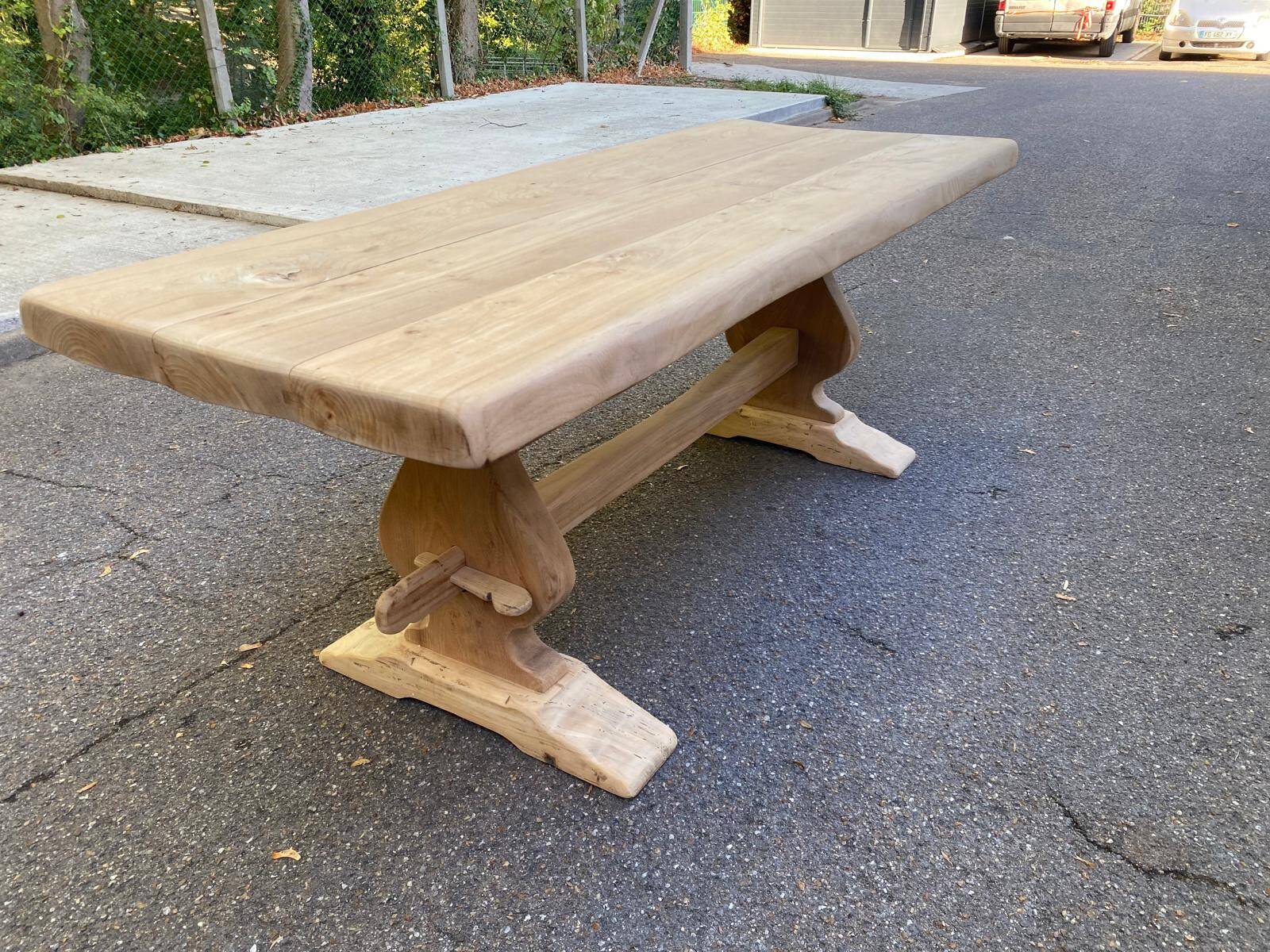 Grande table de monastère étroite décapée en chêne massif brut 200cm