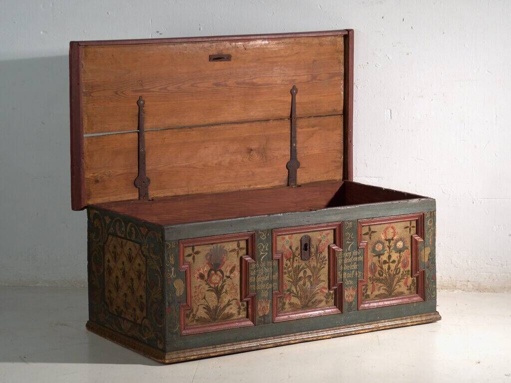 Antique wedding chest painted in pine – Austro-Hungarian Empire, Year 1775