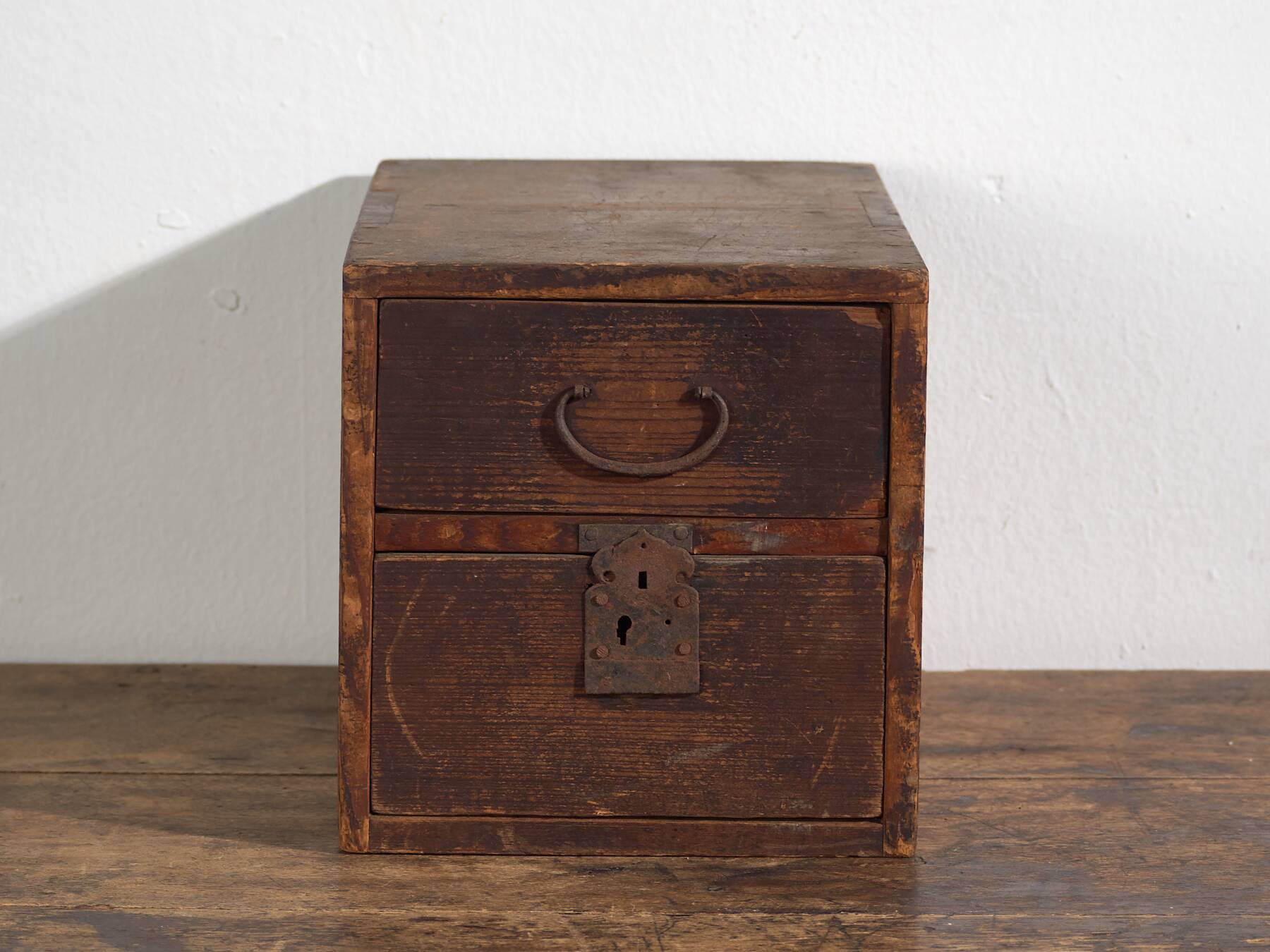 Small antique Japanese tansu – Meiji/Taishō period (circa 1880–1920)