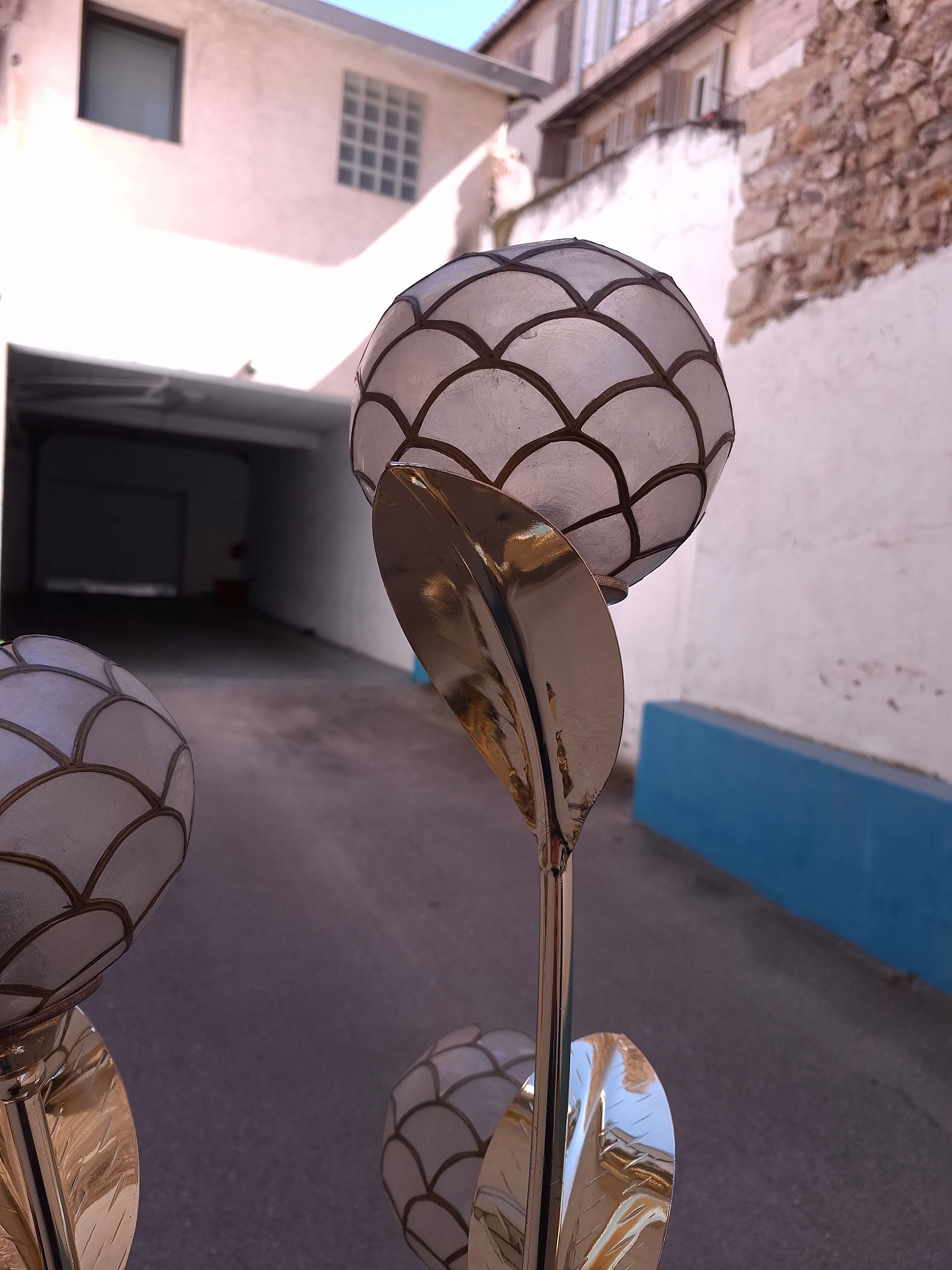 Floral floor lamp in pearlescent Capiz, 1970s.