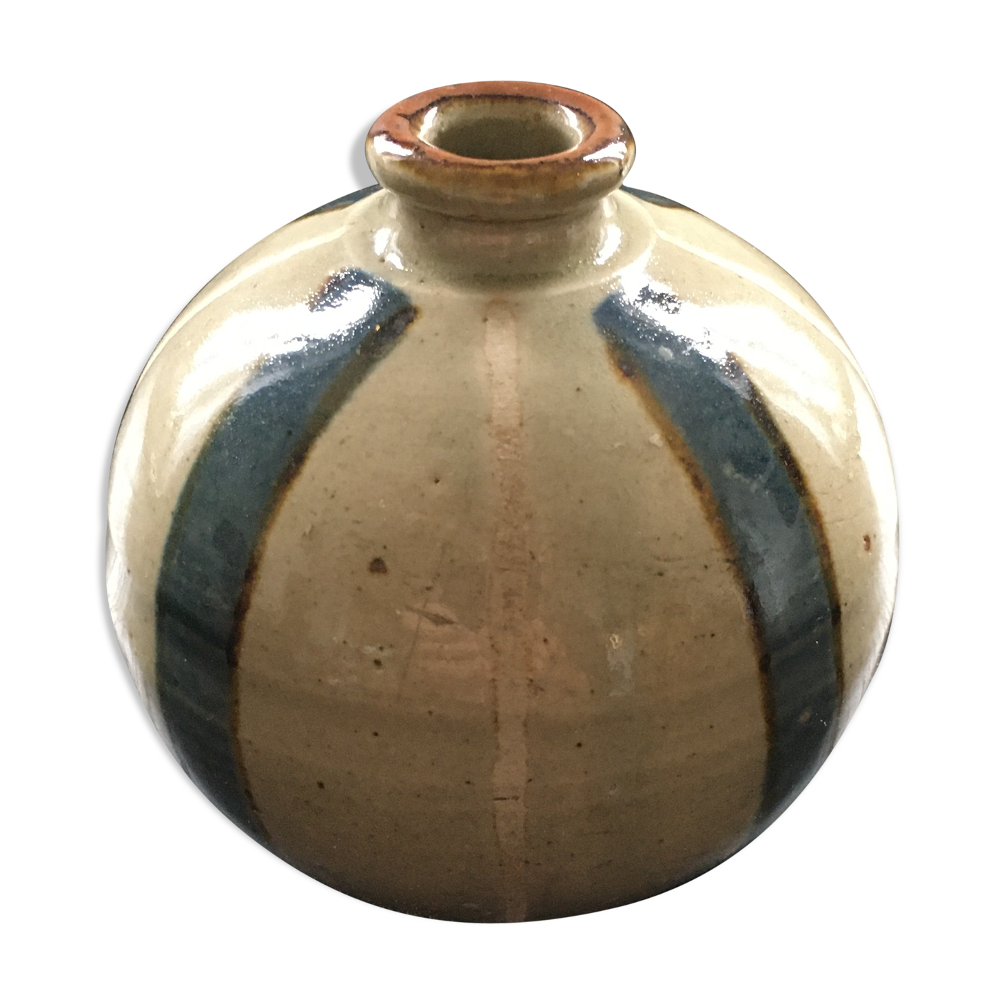 Grey and blue sandstone ball vase