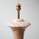 Lampadaire en marbre rose
