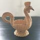 Corbeille en rotin  figurant une poule