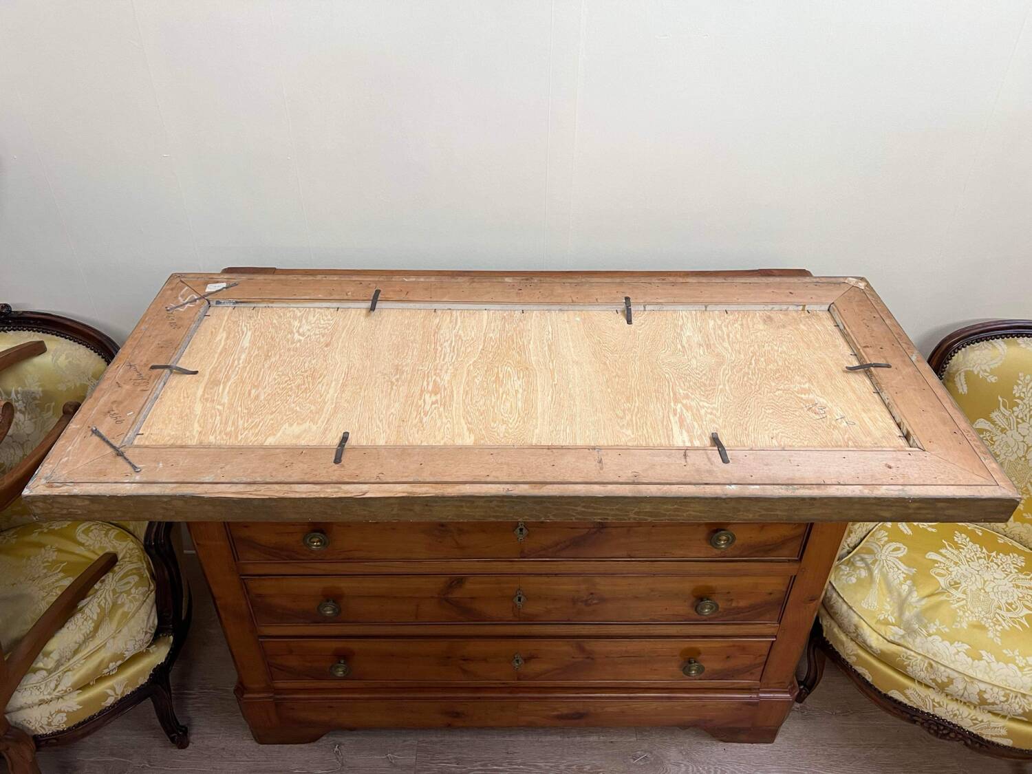 Rectangular mirror in natural wood and gilded wood