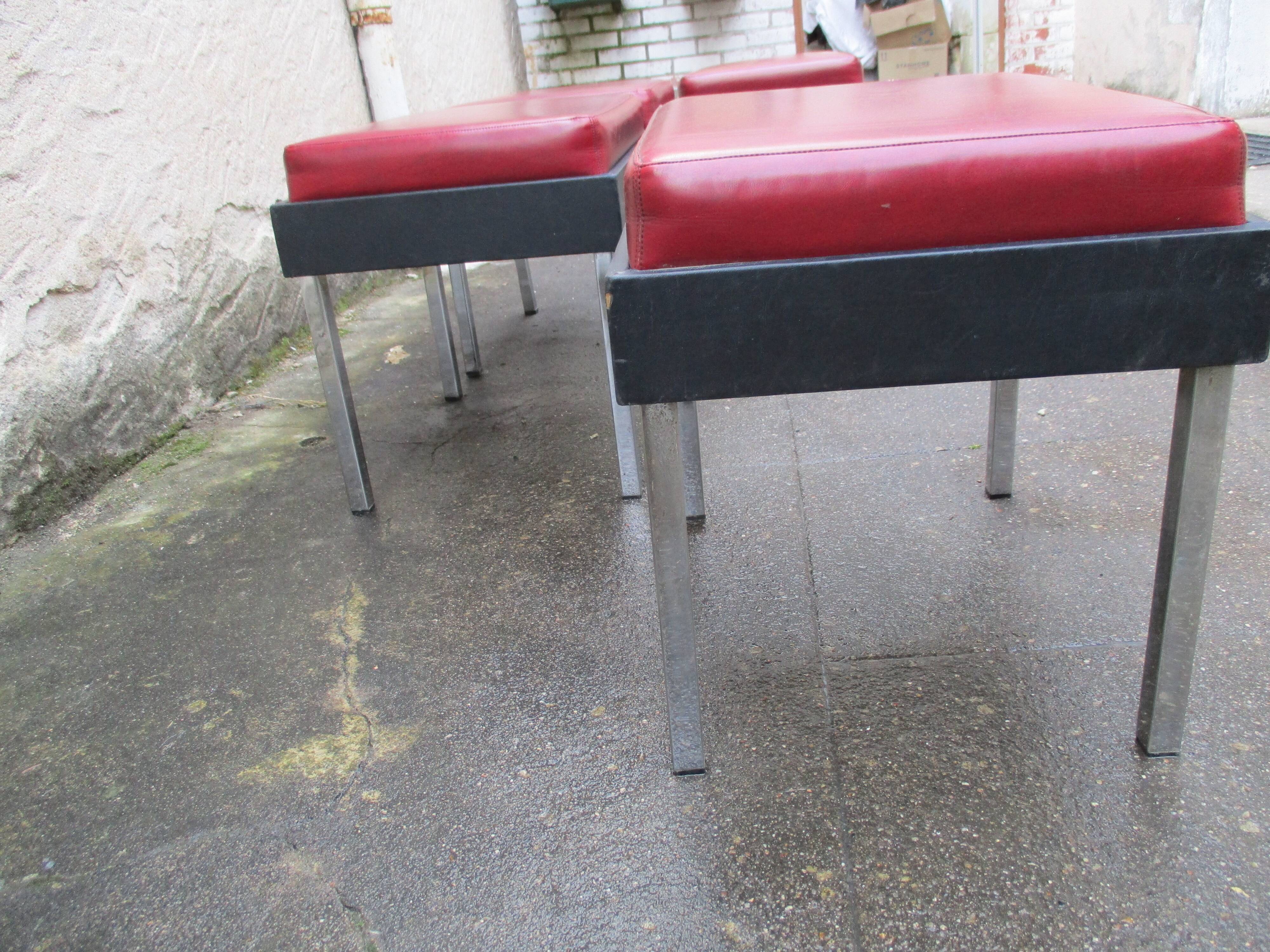 Anciens tabourets Strafor