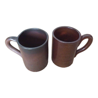 2 stoneware mugs