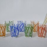 Ensemble coloré design composé de 7 verres à liqueur et d'une carafe seventies années 70