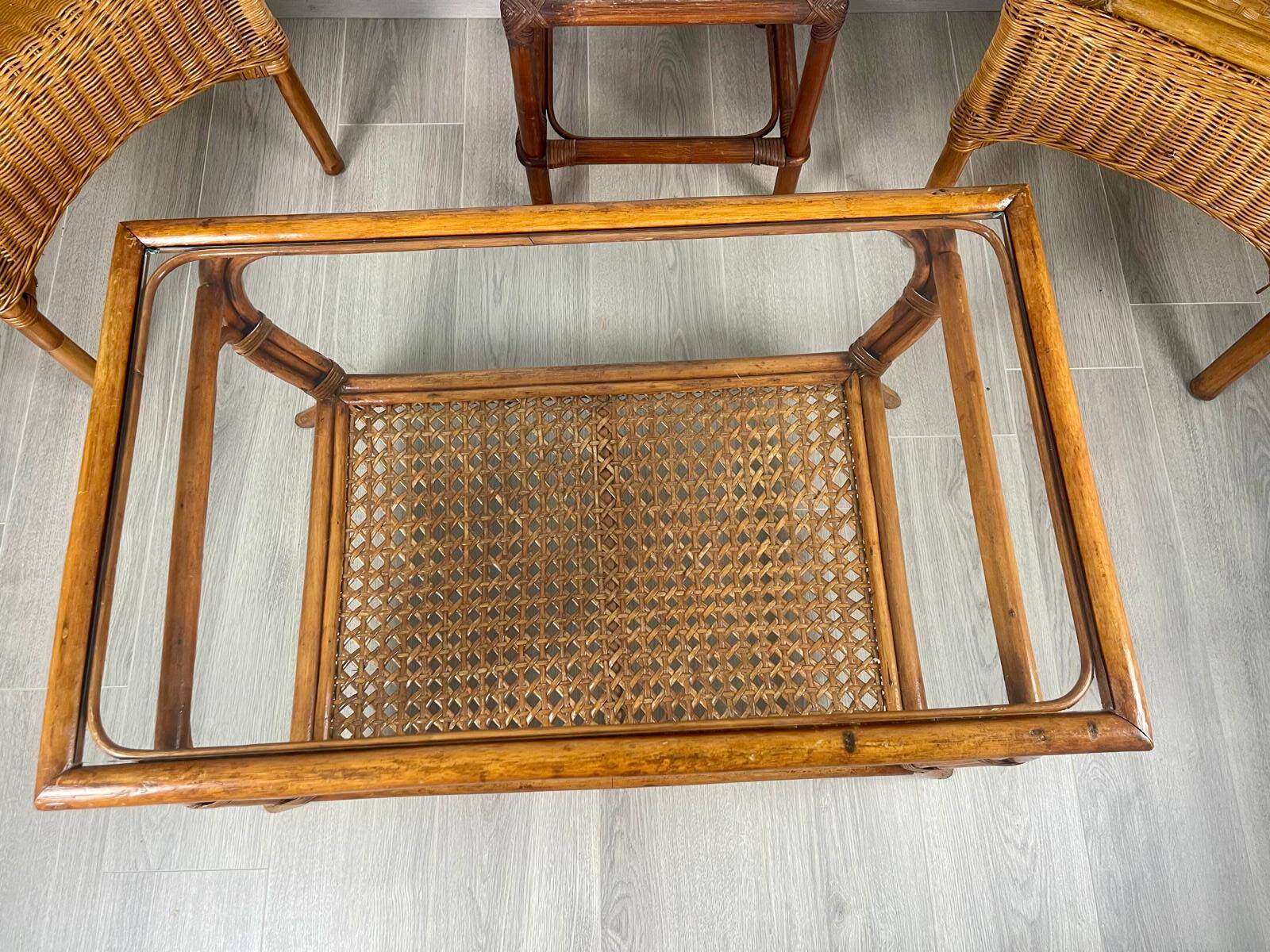 Vintage rattan & glass coffee table – 86 cm – authentic charm