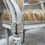 Fauteuil français de style Louis XVI avec revêtement