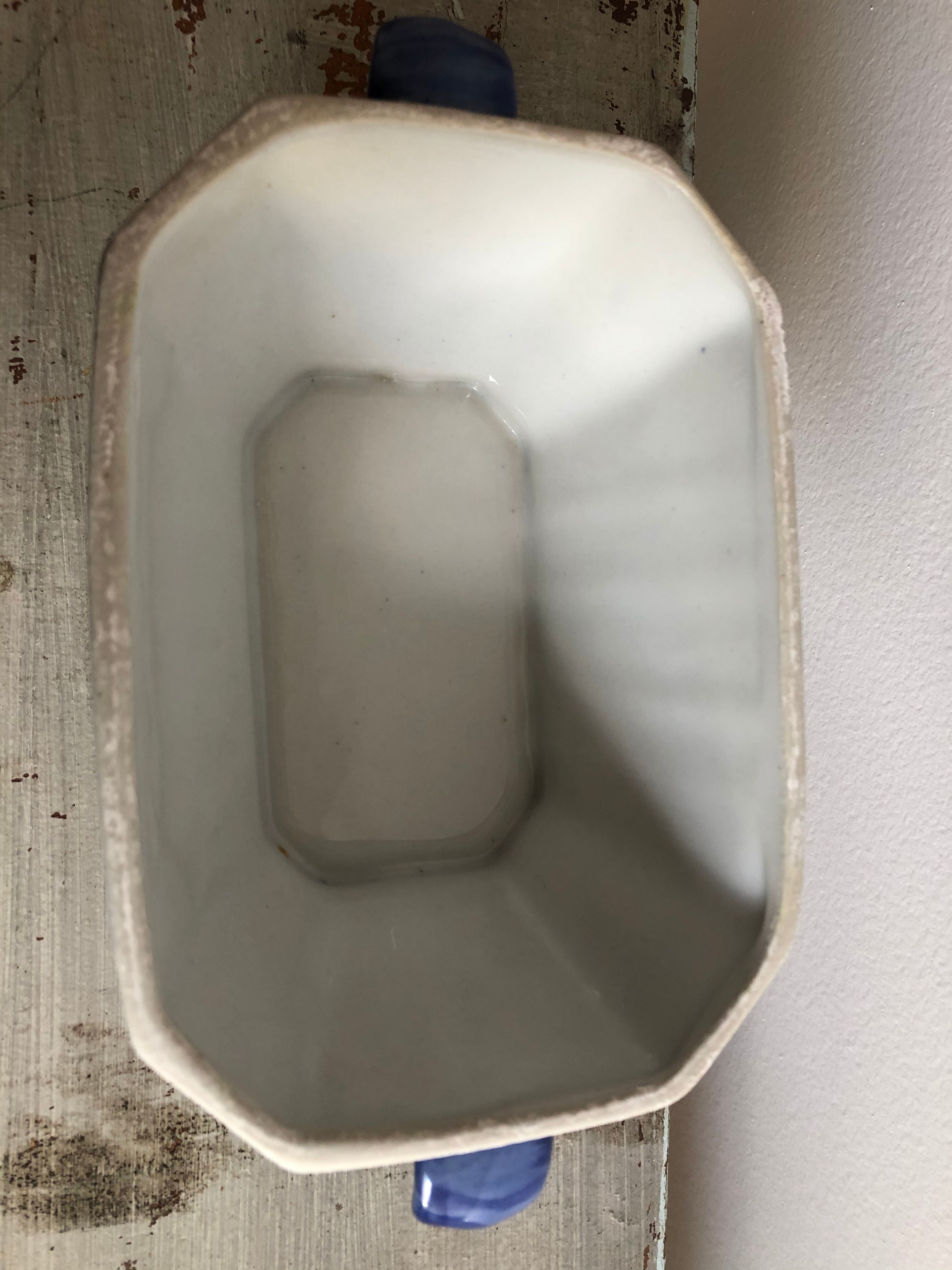 China porcelain terrine topped with a Fo dog