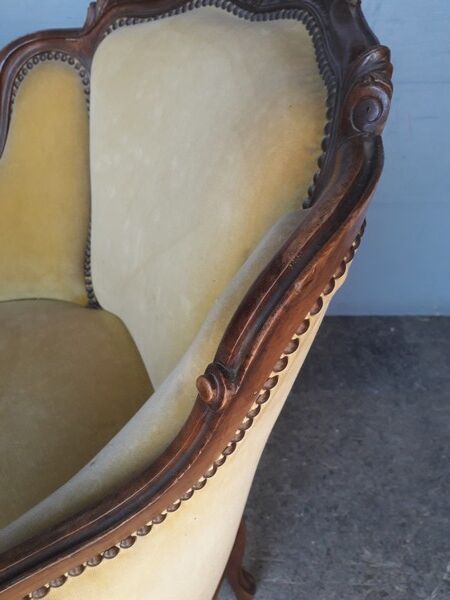 Bergere Louis XV ep 1930/40 walnut gondola