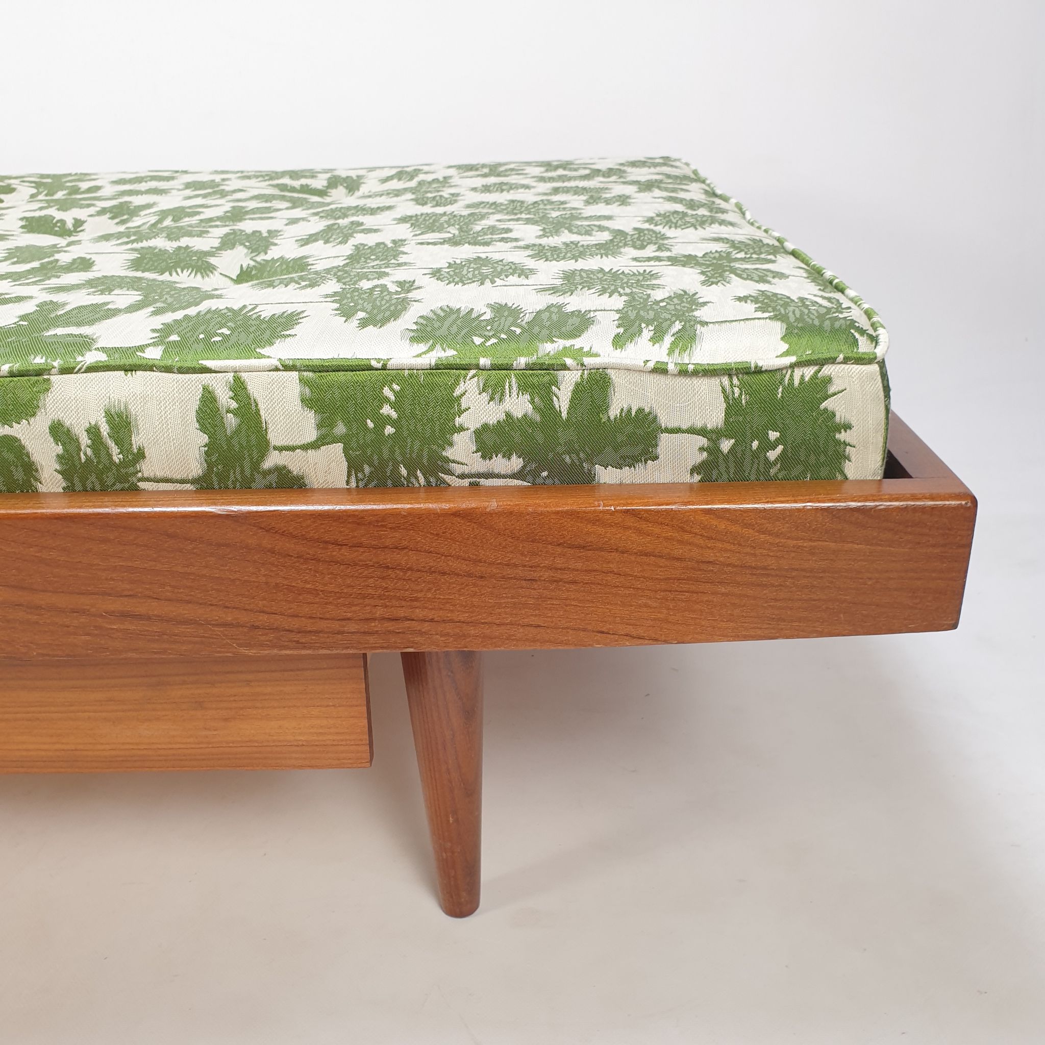 Mid century teak daybed, 1960s