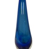 Vase en verre bleu