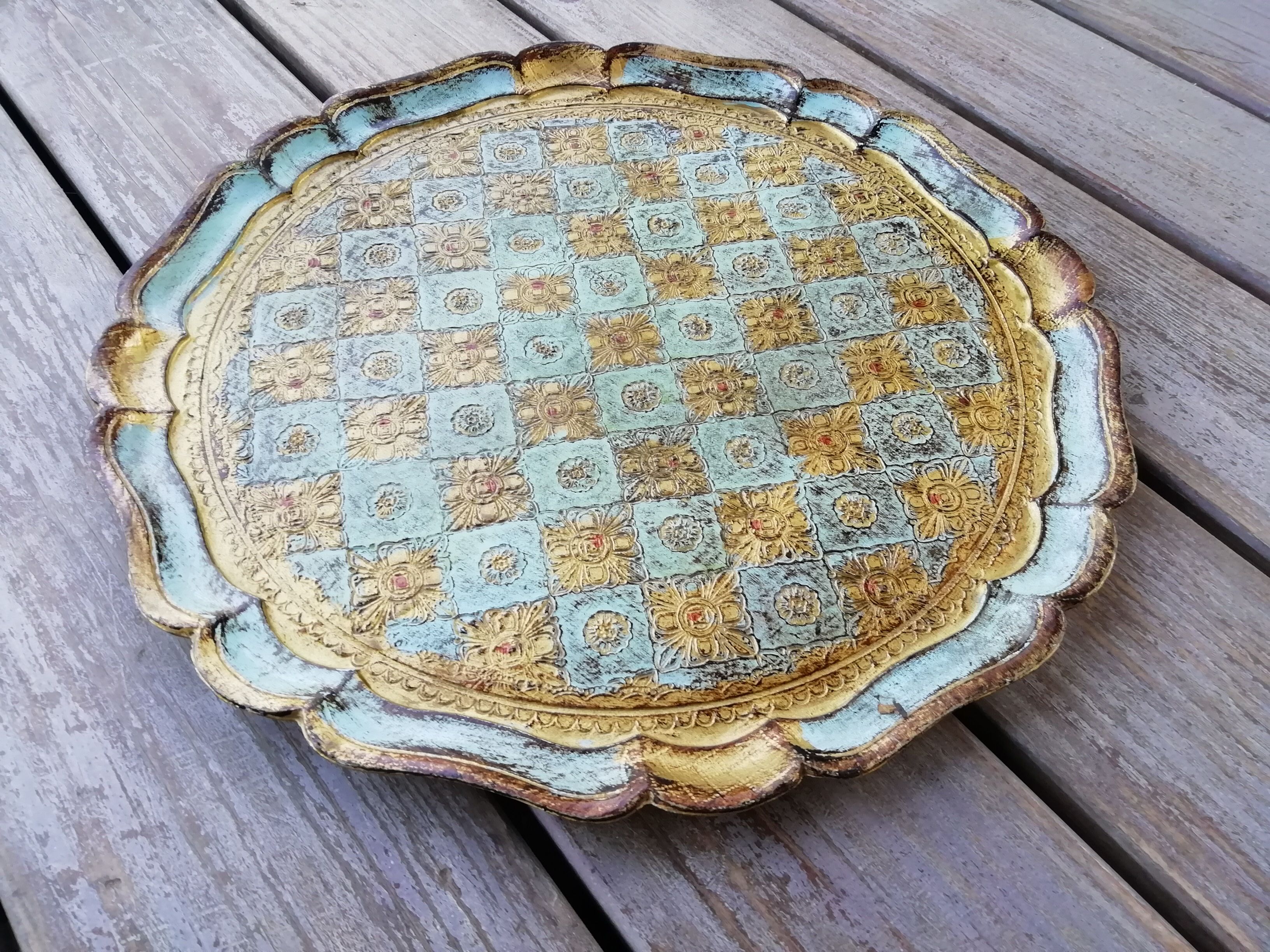 Round Venetian tray