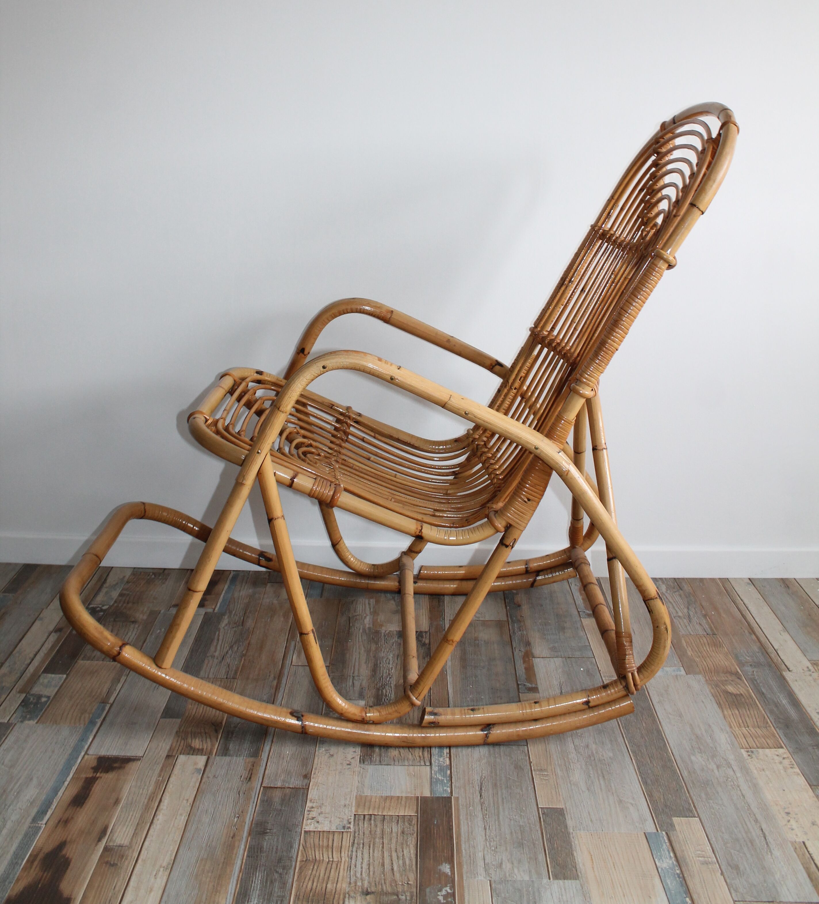 Rocking chair in vintage rattan 1960