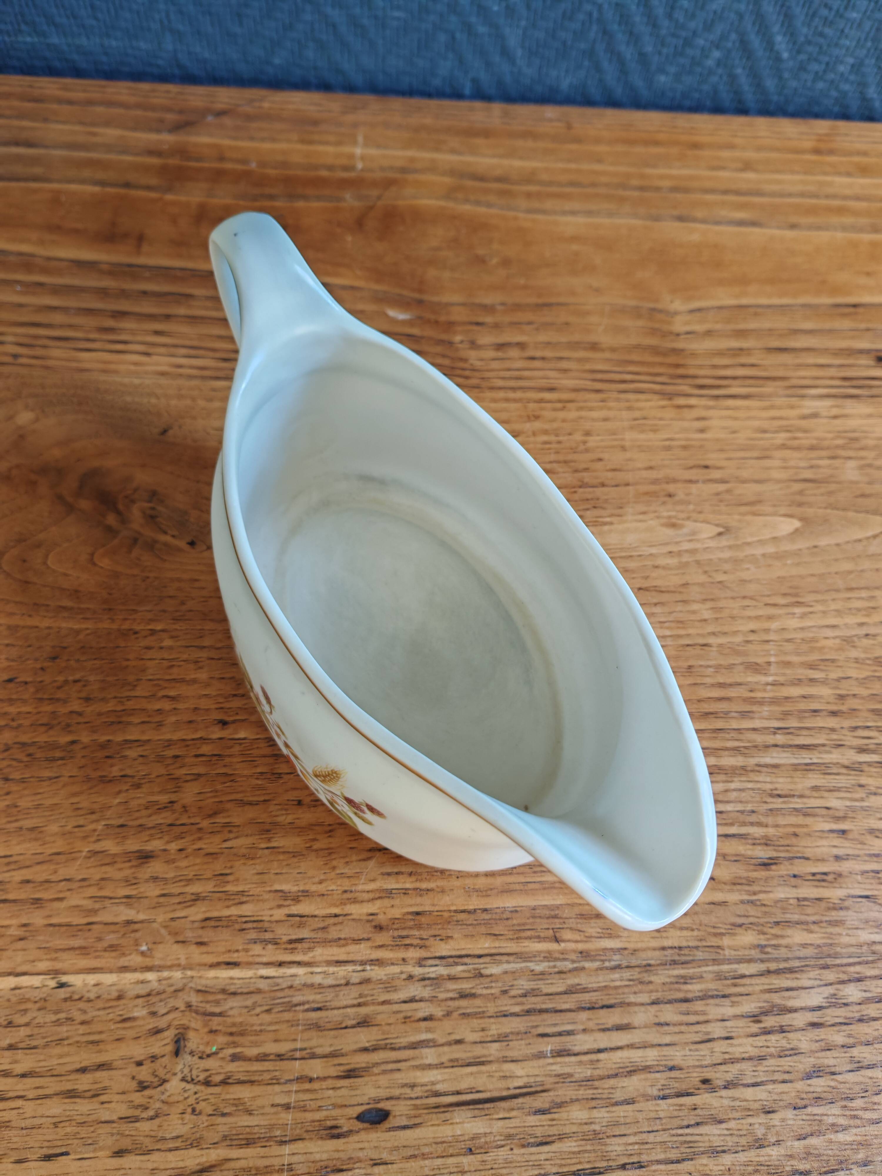 "Harvest 1418" sauceboat in English porcelain