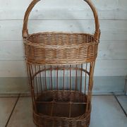 Panier porte bouteilles ancien en rotin
