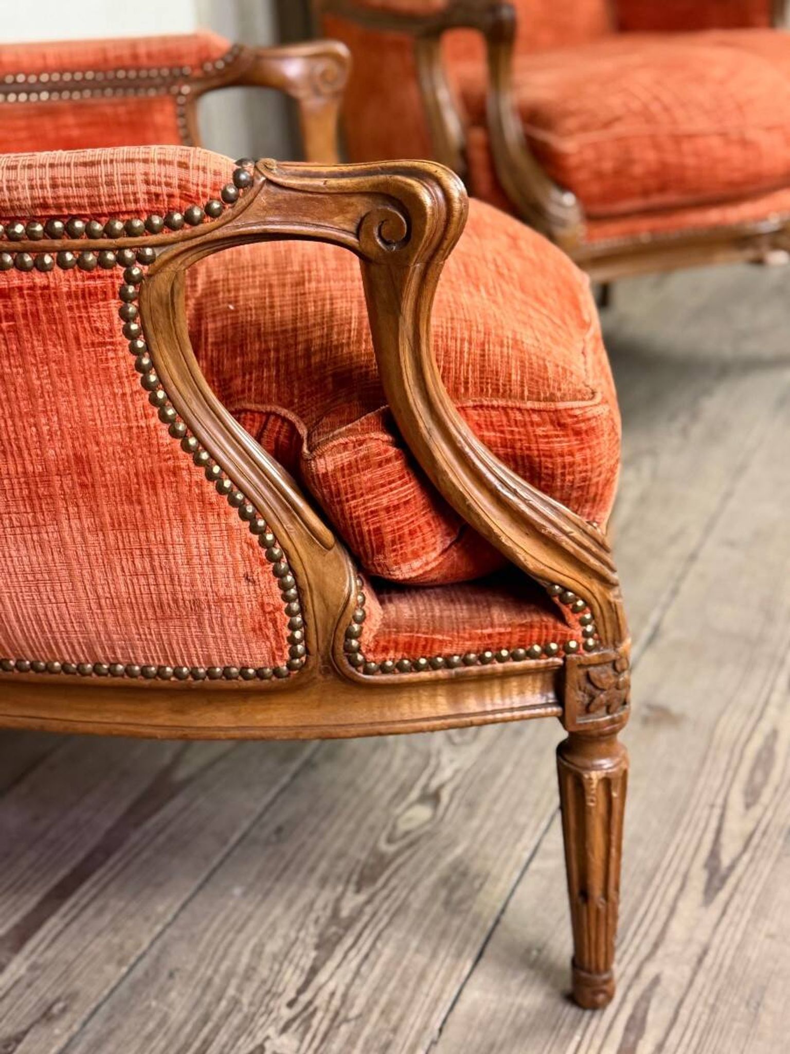 Paire de fauteuils transitions en bois sculpté, XVIIIème siècle