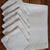 Nappe et 6 serviettes brodées avec des jours échelle