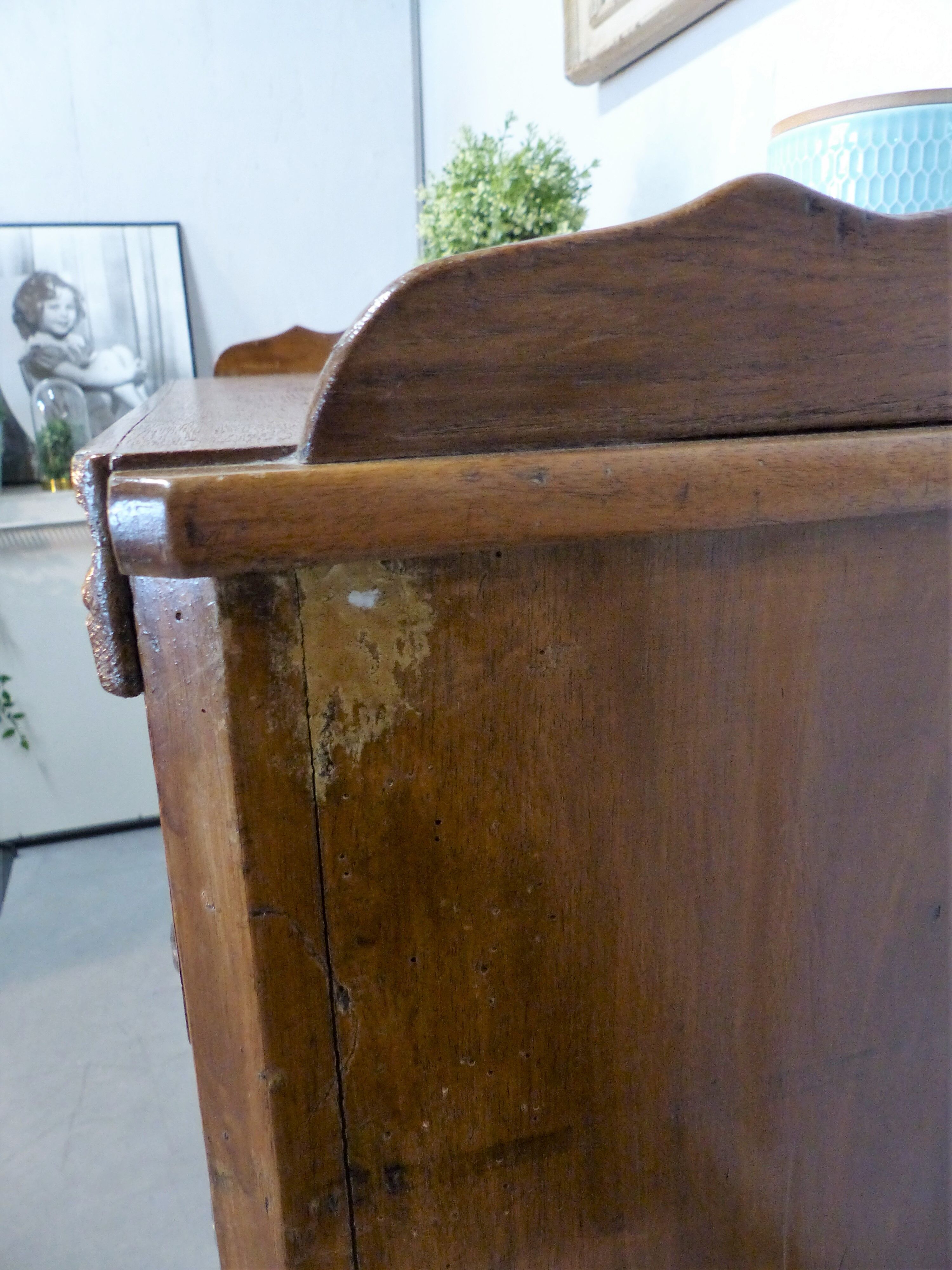 Old dresser 4 drawers