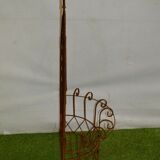 Iron wall planter