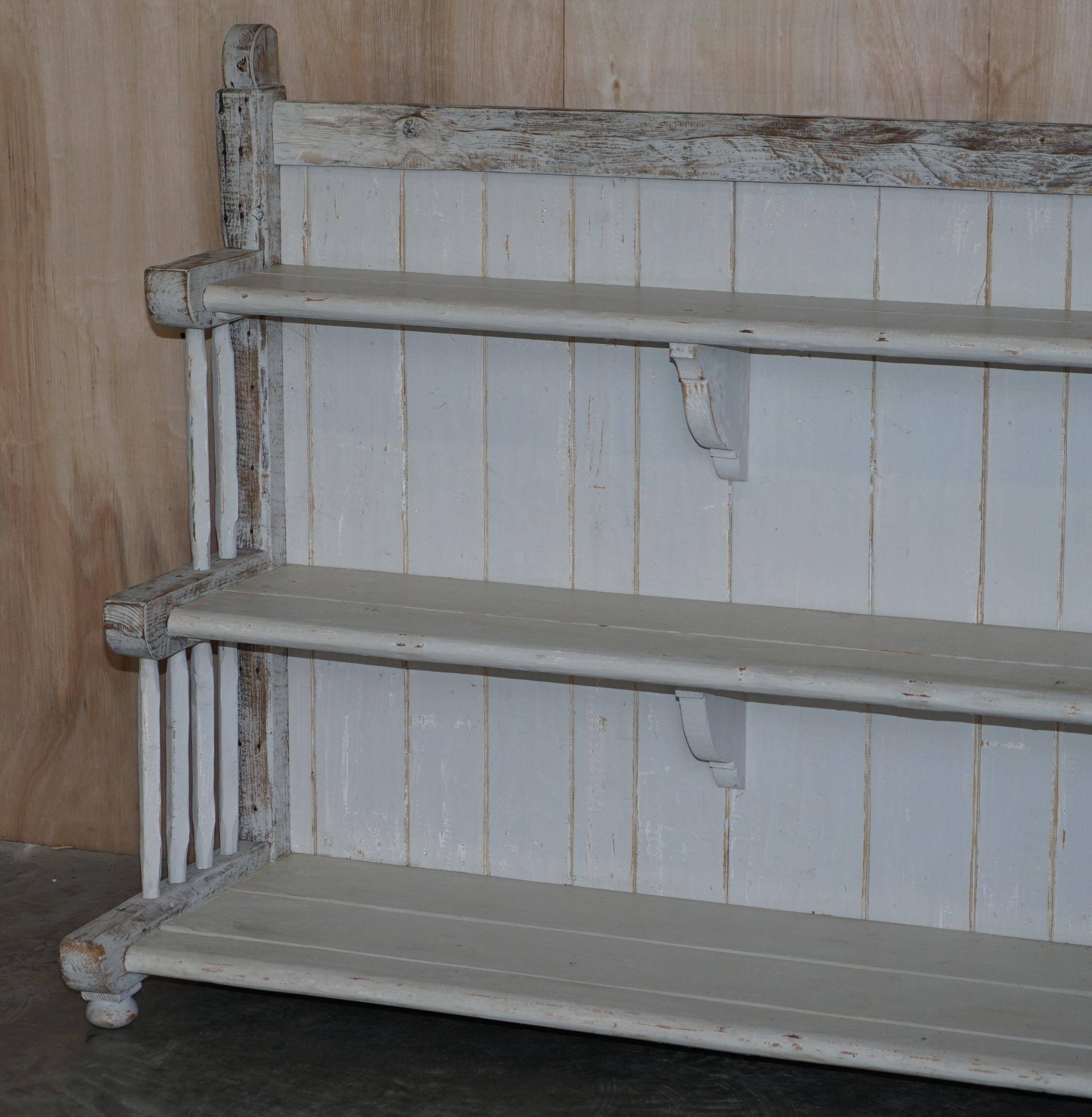 Large cascade shelf in solid oak, Late Victorian style.