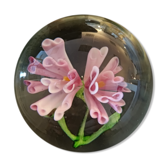 Sulphide paperweight flower