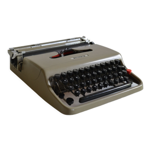 Machine à écrire Olivetti Lettera