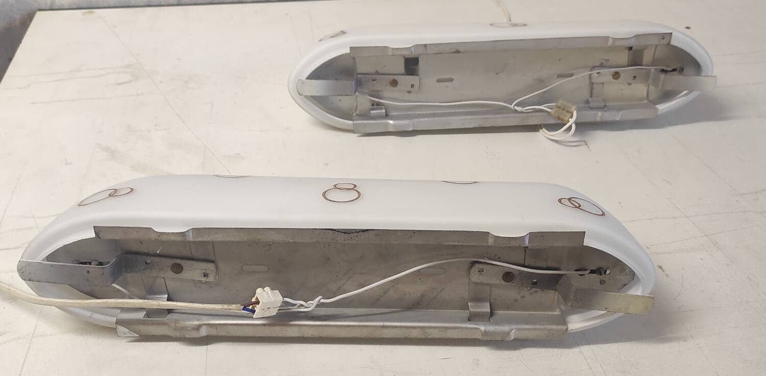 Duo of opaline glass and gold decor wall lights - 50s/60s