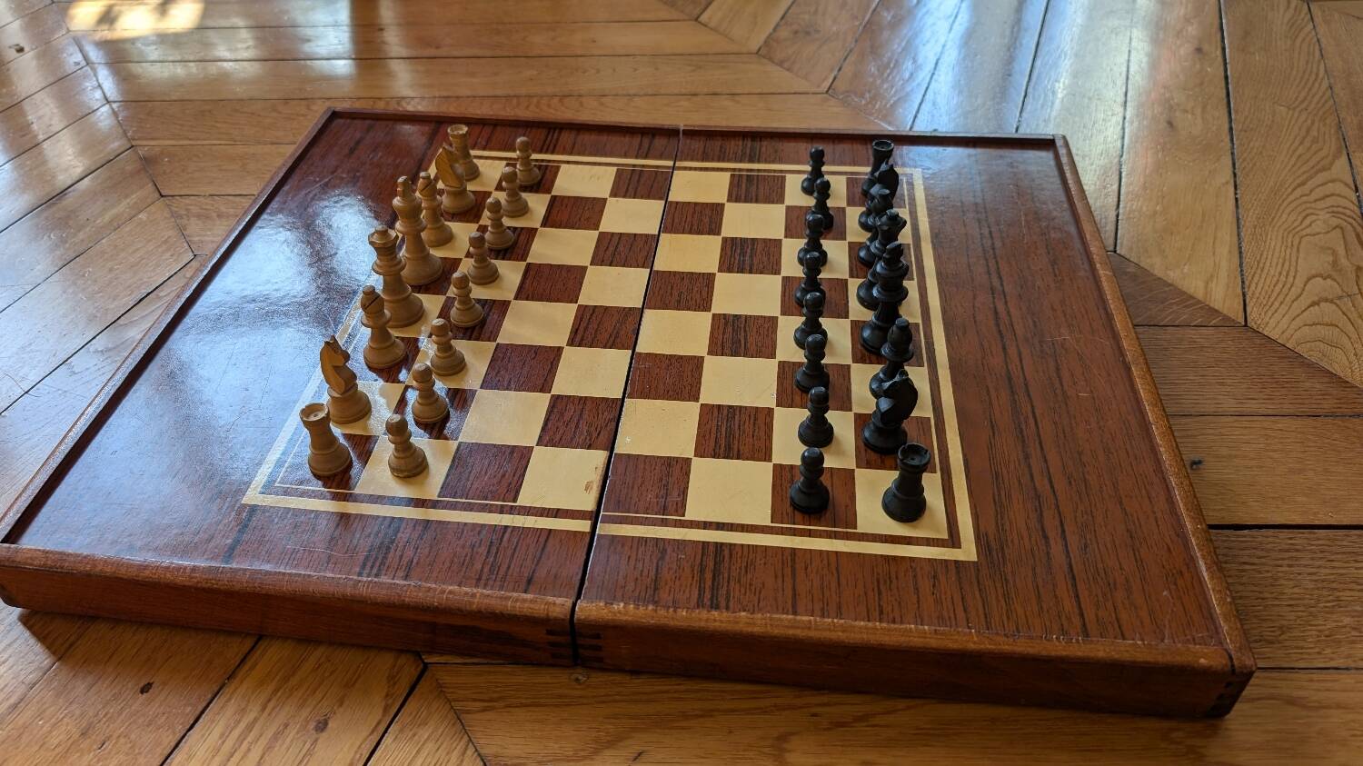 Chess and backgammon game box