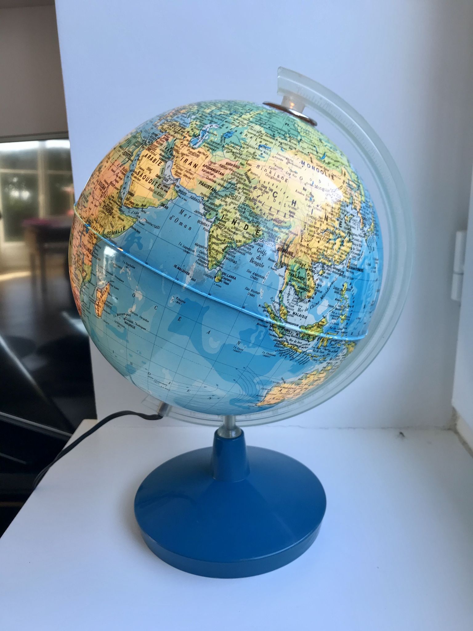 Globe terrestre lumineux années 70