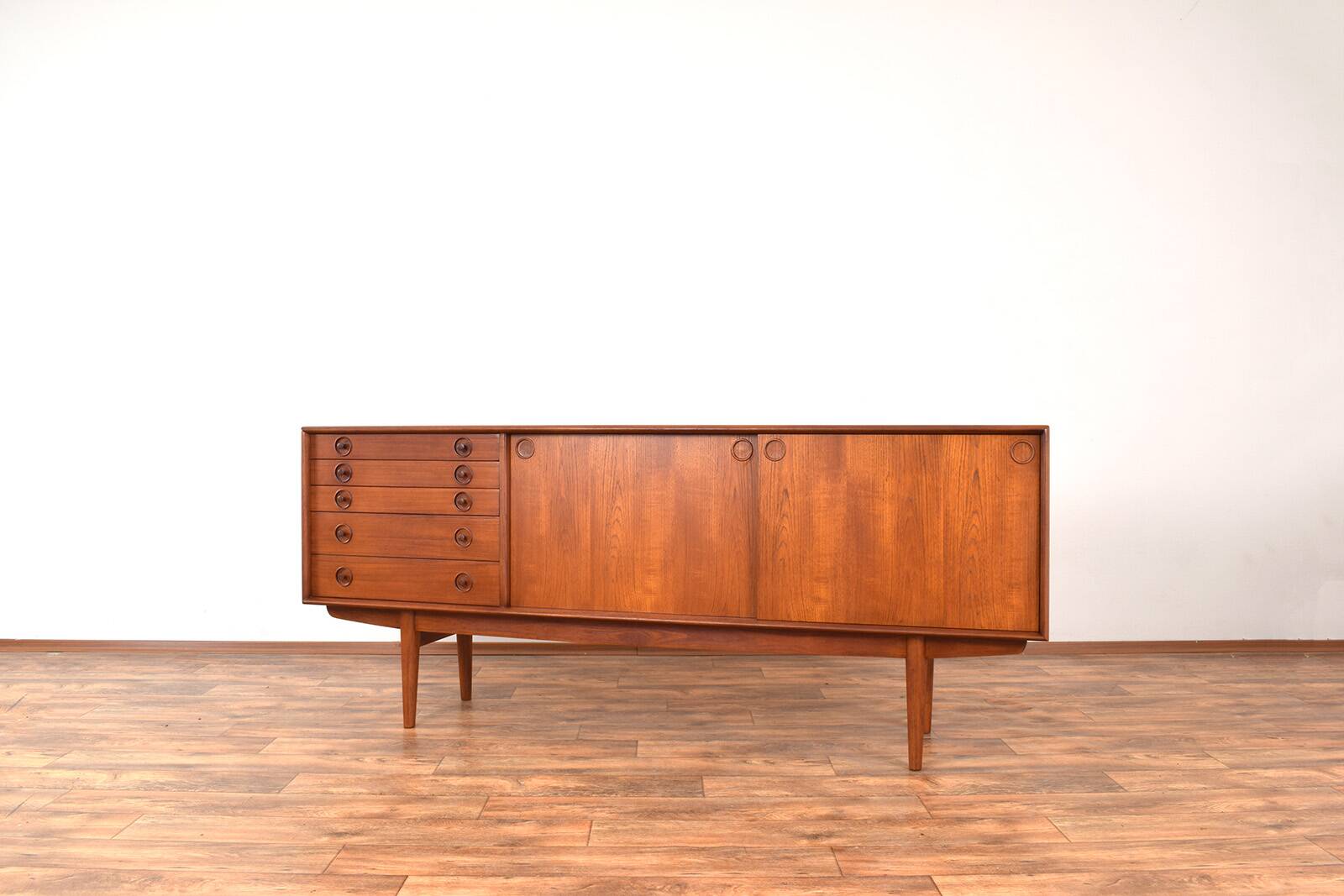 Buffet en teck norvégien du milieu du siècle, années 1960.