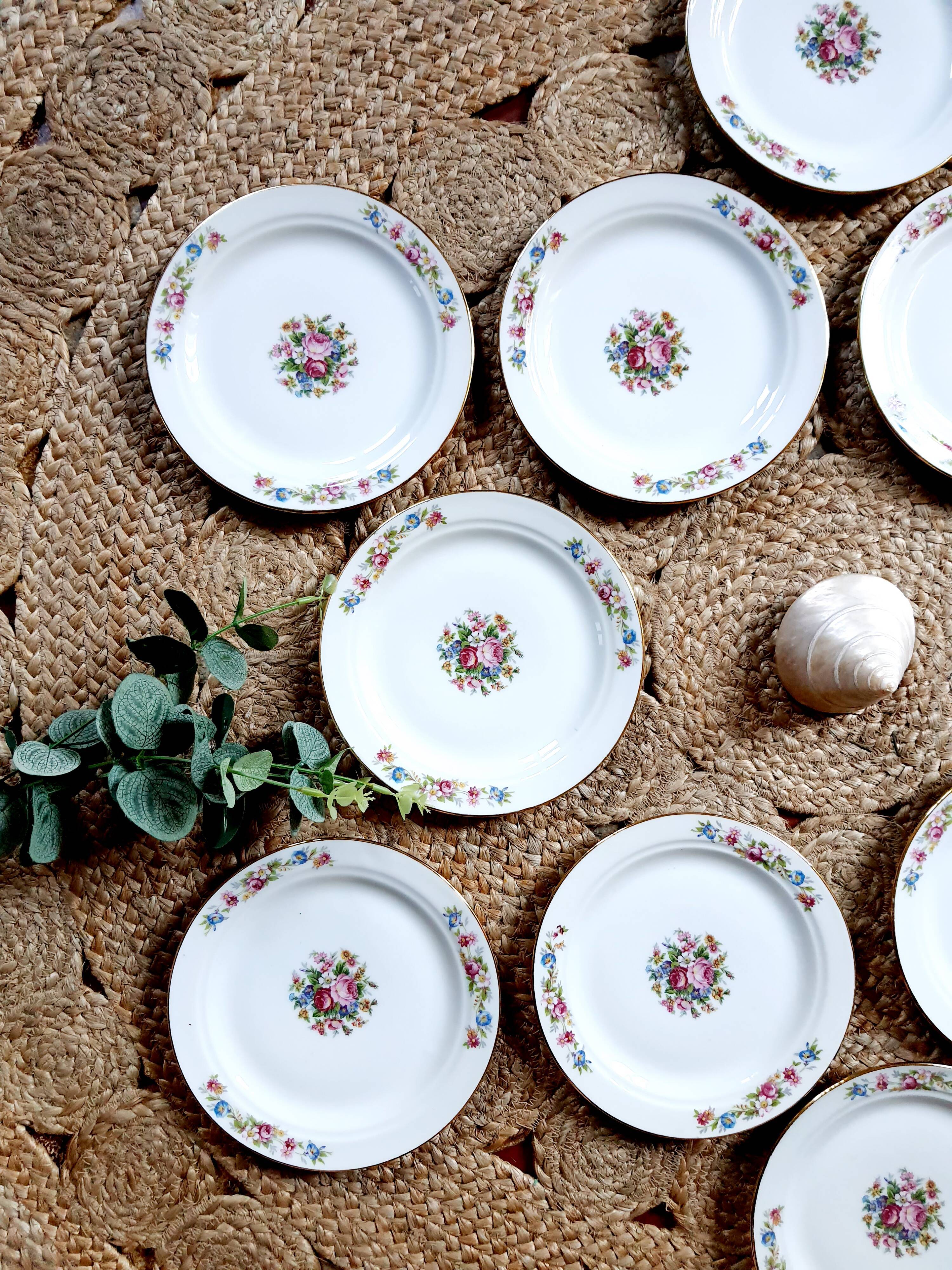 Lot of 6 vintage dessert plates