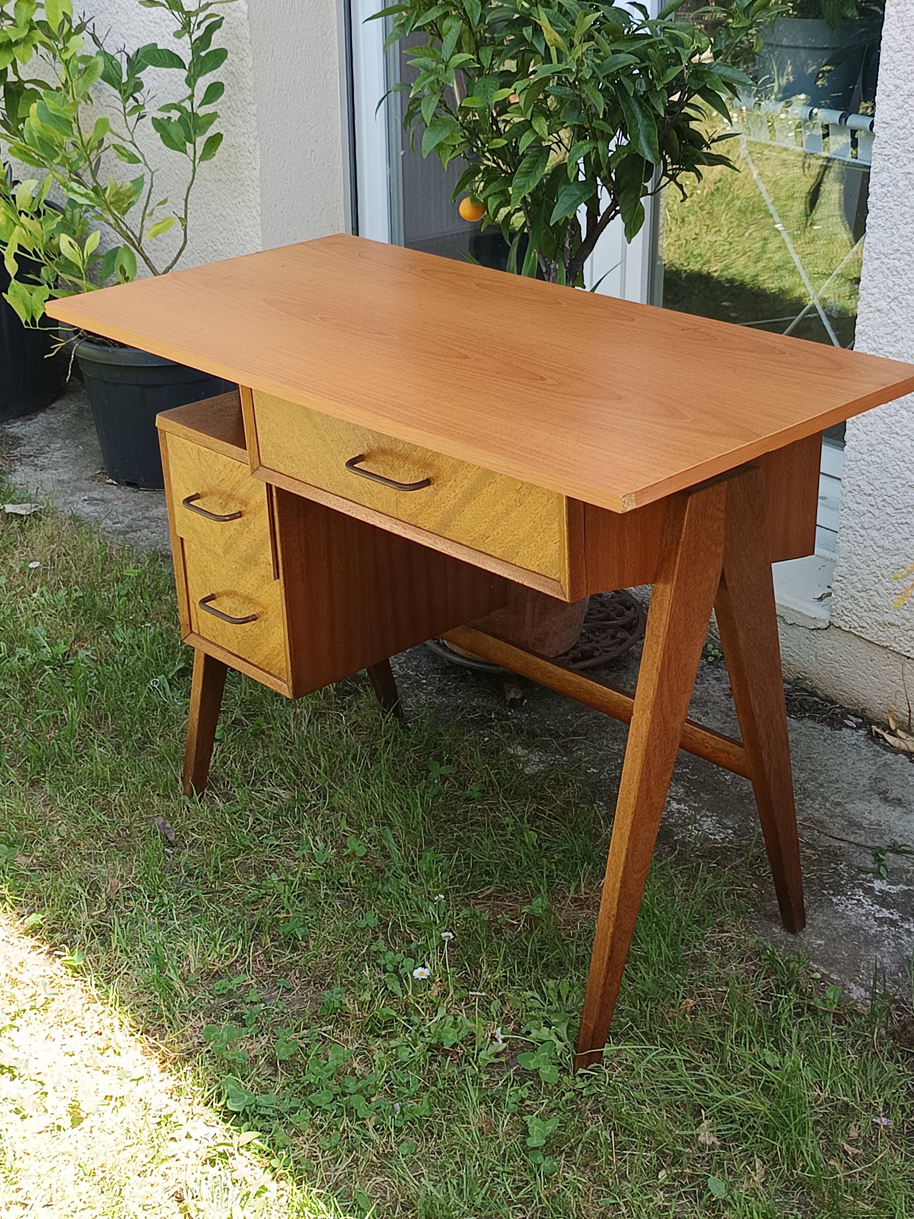 Bureau vintage années 50 pieds compas – bois clair – 100 x 50 cm