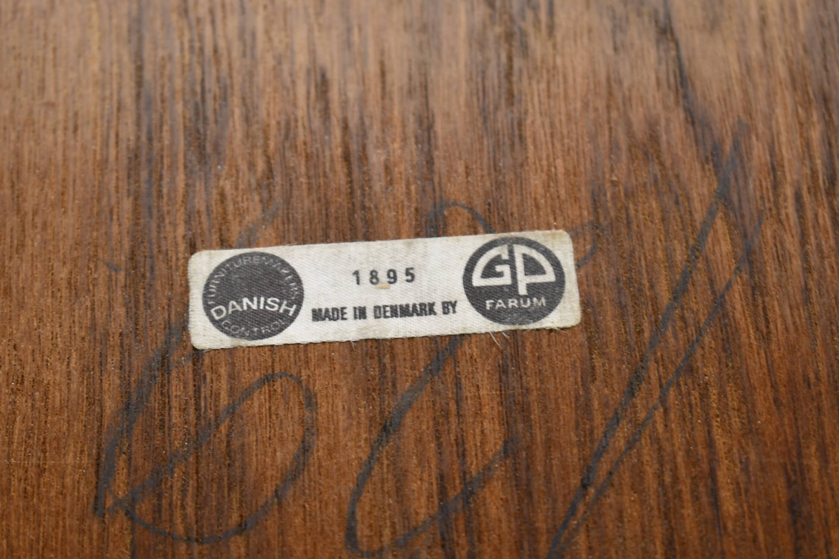 Table à manger en teck par Georg Petersens. Danemark, années 1960.
