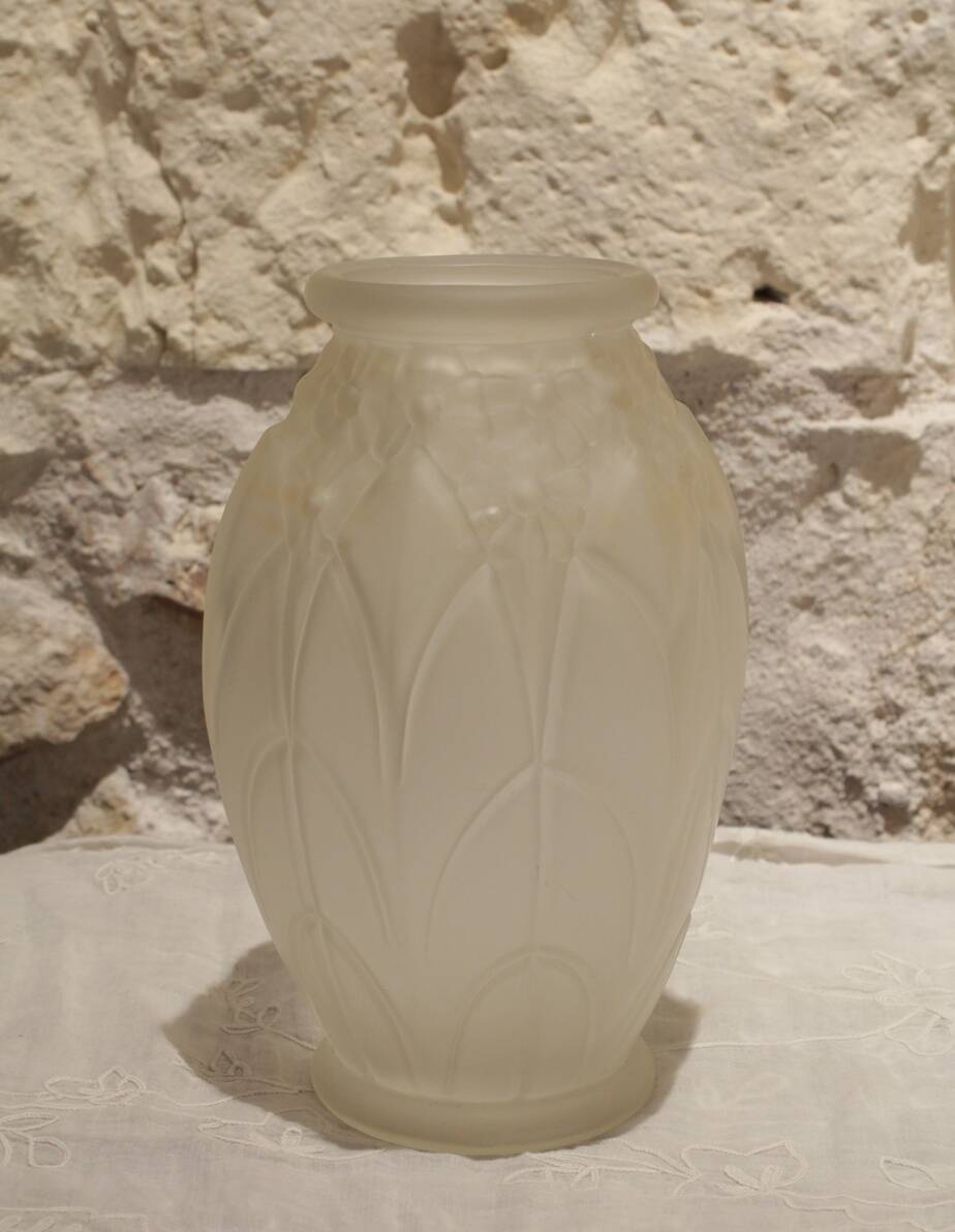 Art Deco molded and satin-finished glass vase, circa 1930