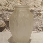 Art Deco molded and satin-finished glass vase, circa 1930