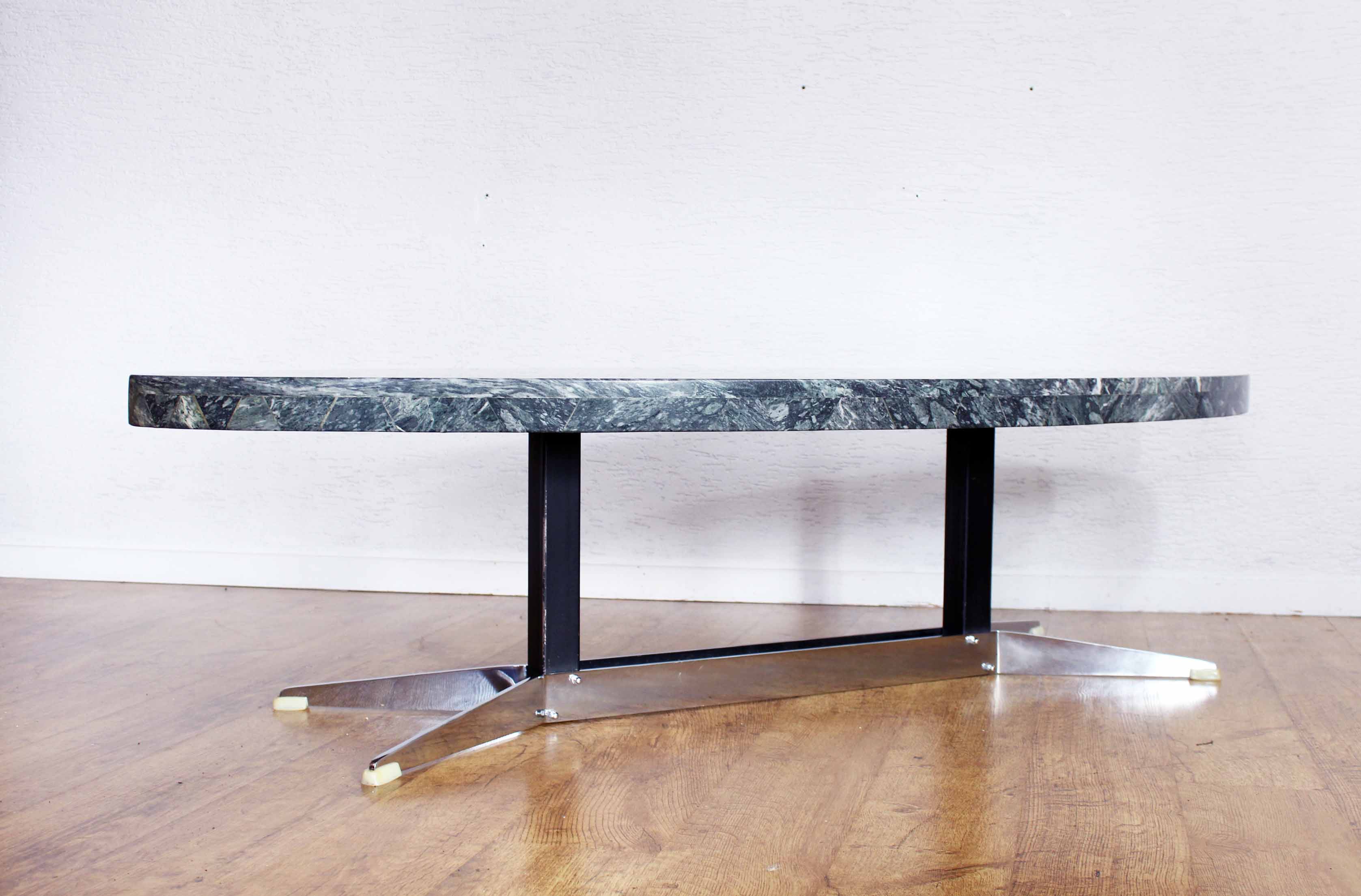 Oval coffee table in 70s green marble